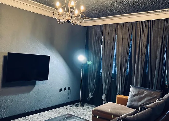 Black Cat Apartment Karlowo